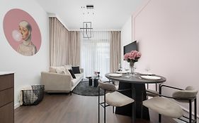 Luksusowe Apartamenty w Centrum Wrocławia Blisko Parku z Klimatyzacją w Salonie by Noclegi Renters